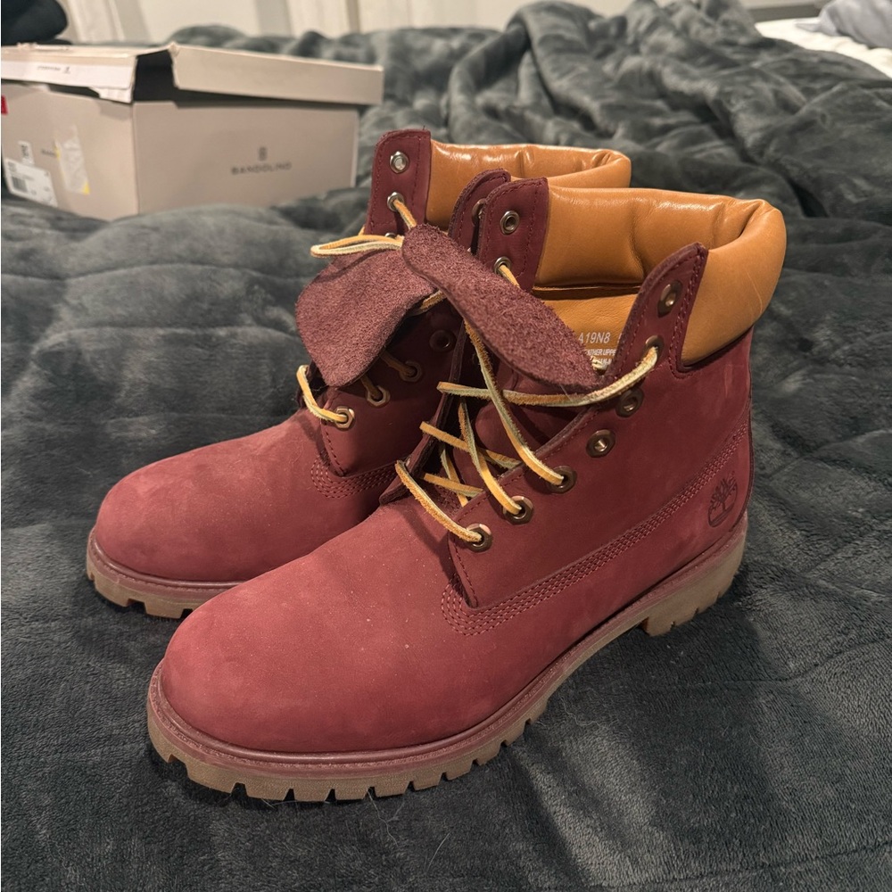 Timberland Maroon Boots with Tan Collar nwot
